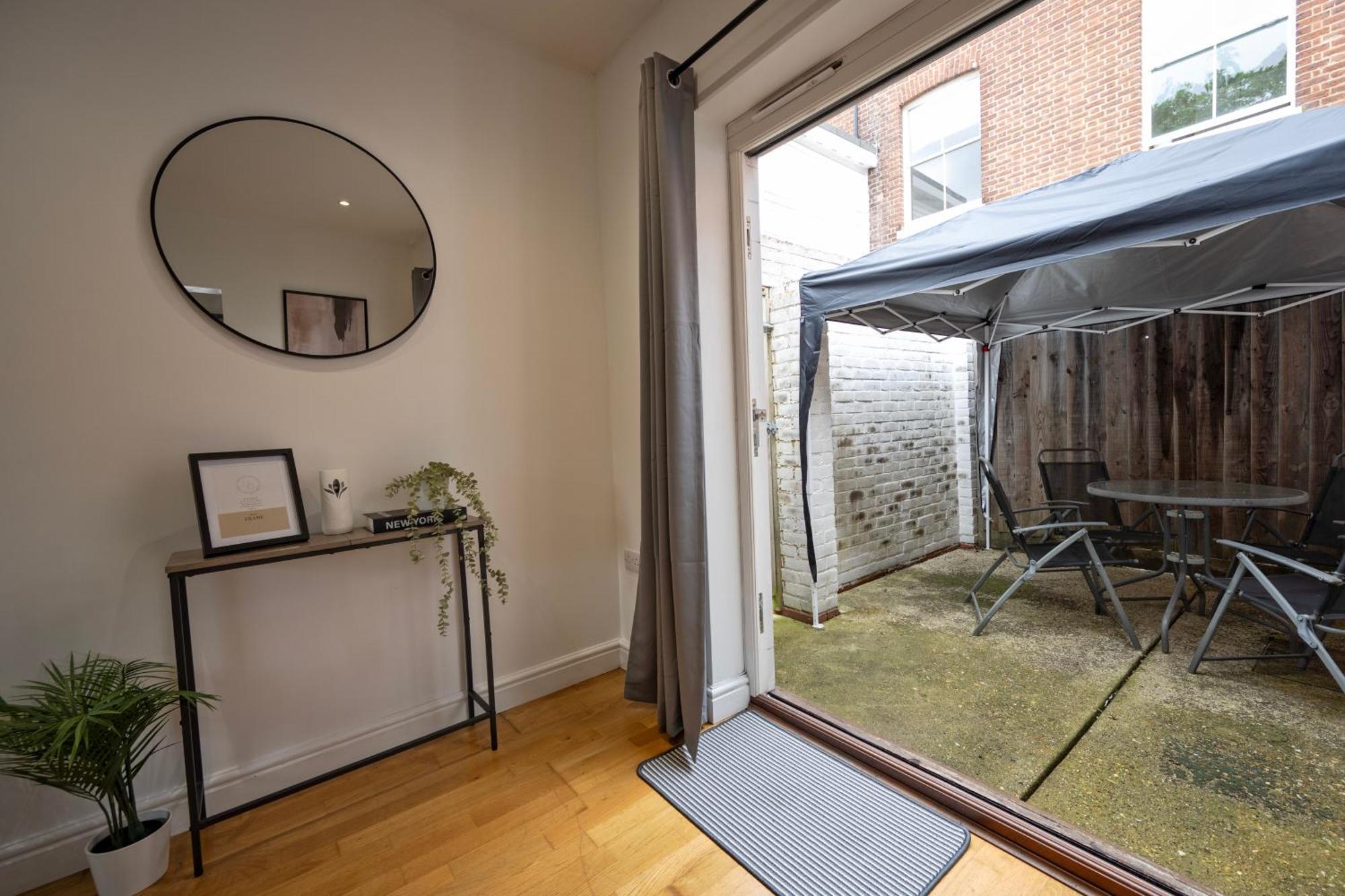 3-Bedroom Charming Central House Canterbury Eksteriør billede