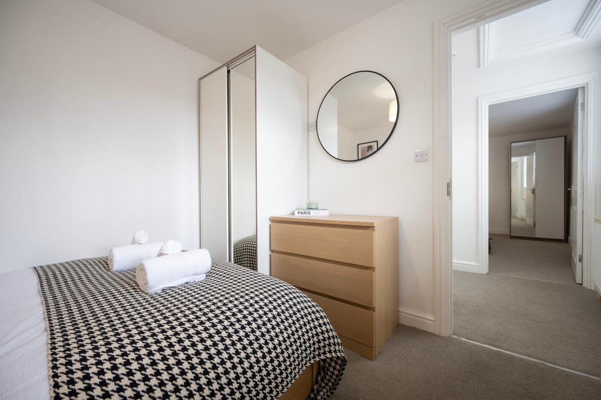3-Bedroom Charming Central House Canterbury Eksteriør billede