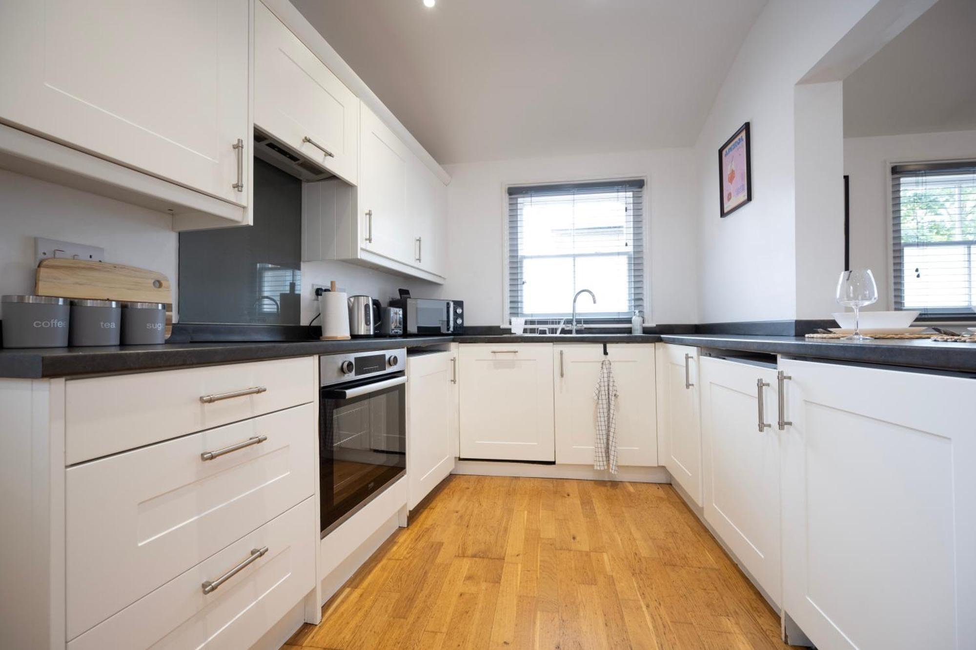 3-Bedroom Charming Central House Canterbury Eksteriør billede