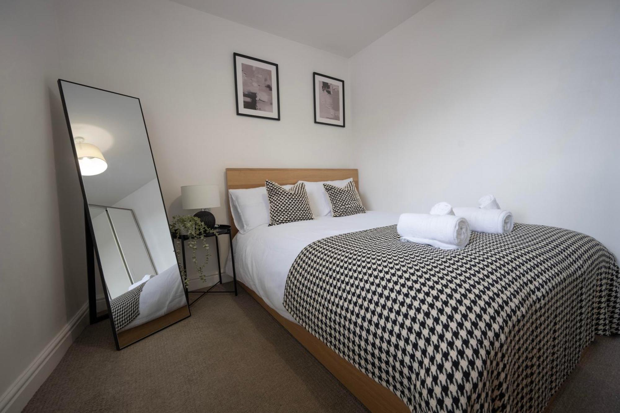 3-Bedroom Charming Central House Canterbury Eksteriør billede